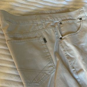 Very nice PD&C Mens Essential Flat Front Straight Fit with Dressy look. 38x30